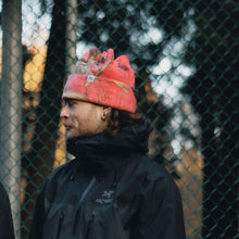 Load image into Gallery viewer, Custom Solid Peak Throne