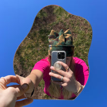 Load image into Gallery viewer, Custom Solid Peak Throne