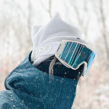 Load image into Gallery viewer, Custom Solid Peak Throne